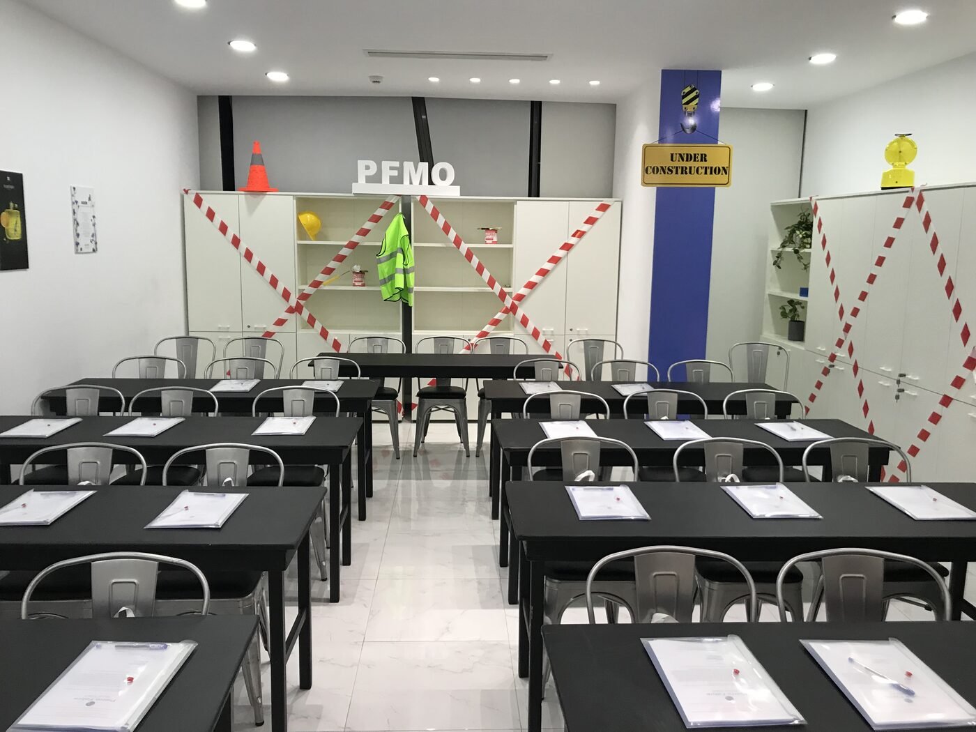 Construction-themed set inside the Pierre Fabre offices